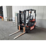 XE NÂNG ĐIỆN 1,5 TẤN NGỒI LÁI TOYOTA 