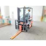 XE NÂNG ĐIỆN TẢI TRỌNG 1.0 TẤN TOYOTA HÀNG BÃI