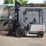 XE NÂNG ĐIỆN KẸP TRÒN 3 TẤN TCM