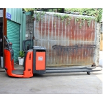 Xe nâng tầm thấp Linde