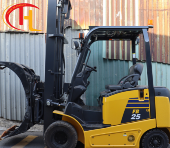 XE NÂNG ĐIỆN KẸP GIẤY KOMATSU 2,5 TẤN