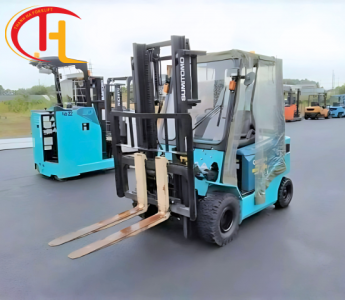 XE NÂNG ĐIỆN SUMITOMO NGỒI LÁI 3 TẤN