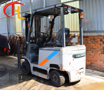 Xe nâng điện Unicarries 2.5 tấn nhập bãi