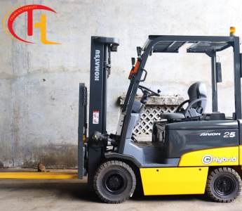 XE NÂNG ĐIỆN NGỒI LÁI KOMATSU 2,5 TẤN