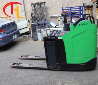 XE NÂNG ĐIỆN 2 TẤN CESAB P320