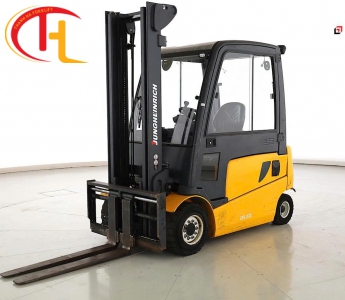 XE NÂNG ĐIỆN 4 BÁNH JUNGHEINRICH EFG 430