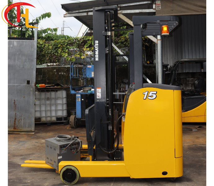 XE NÂNG ĐIỆN ĐỨNG LÁI KOMATSU 1,5 TẤN