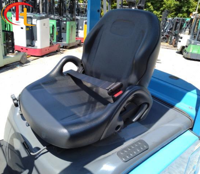 XE NÂNG DẦU 1,5 TẤN UNICARRIERS MỚI 98%