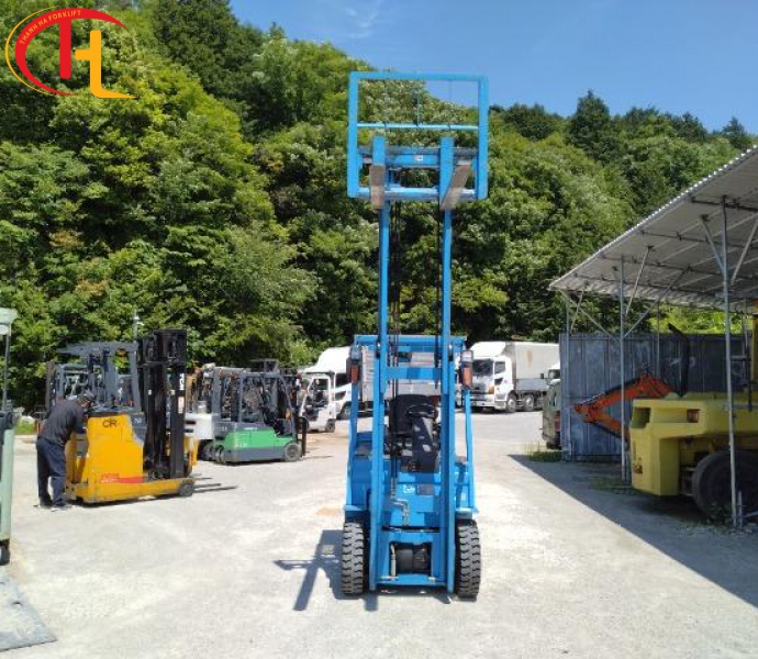 XE NÂNG DẦU 1,5 TẤN UNICARRIERS MỚI 98%