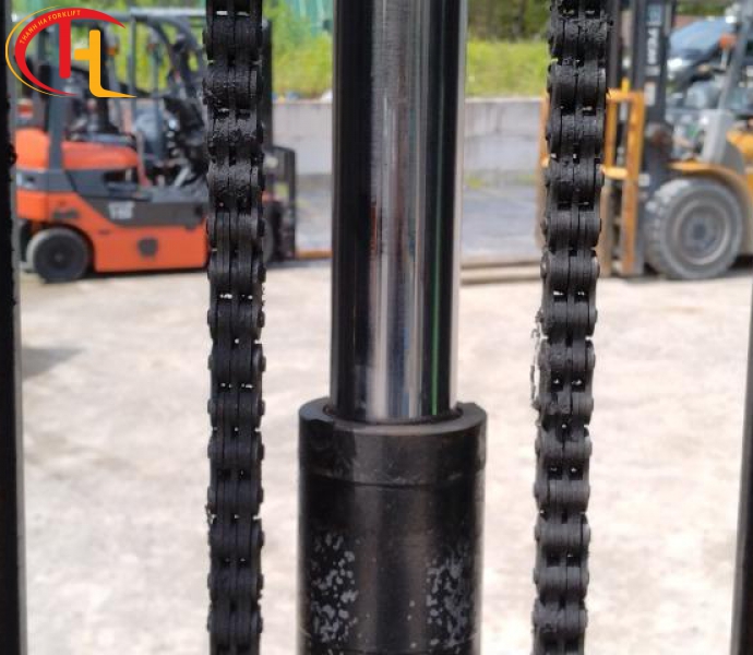 XE NÂNG GAS UNICARRIERS 1,5 TẤN