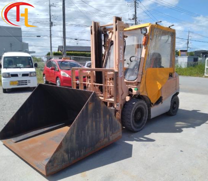 XE NÂNG DẦU TCM 2 TẤN GẮN XÚC LẬT