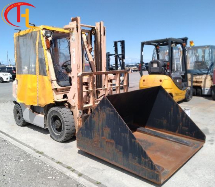 XE NÂNG DẦU TCM 2 TẤN GẮN XÚC LẬT