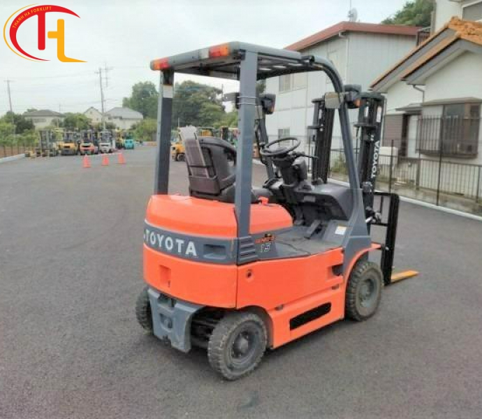 XE NÂNG ĐIỆN NGỒI LÁI TOYOTA 1.5 TẤN 7FBH15