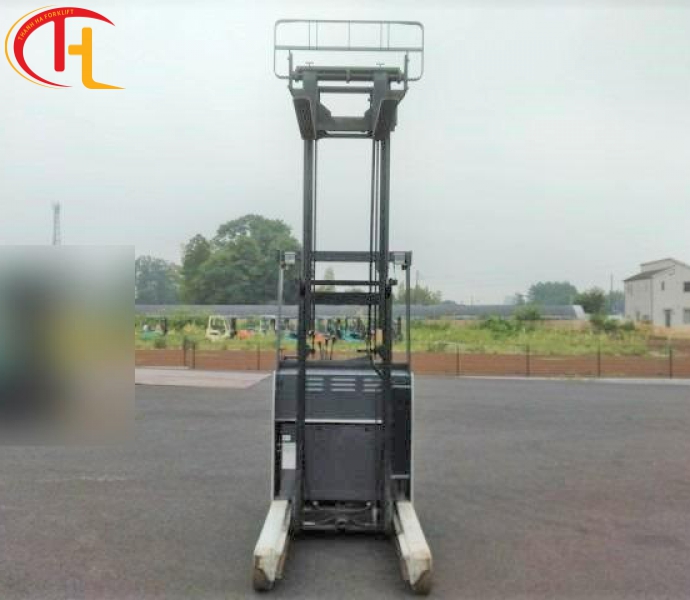 XE NÂNG ĐIỆN ĐỨNG LÁI 1.8 TẤN THƯƠNG HIỆU UNICARRIERS