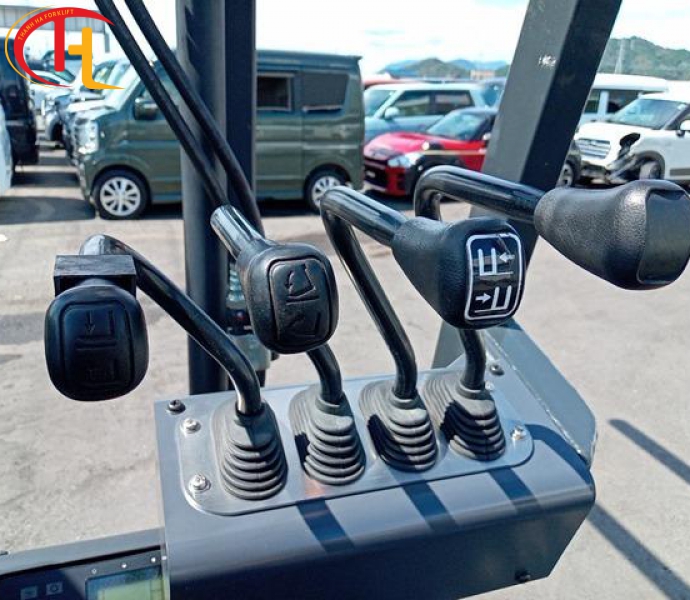 XE NÂNG ĐIỆN KOMATSU 1.5 TẤN ĐỜI CAO HÀNG NHẬP BÃI