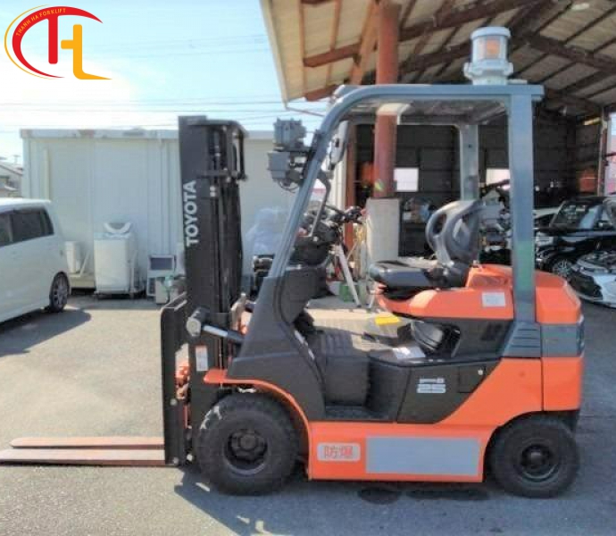 XE NÂNG ĐIỆN TOYOTA 2.5 TẤN NGỒI LÁI - 8FBB25