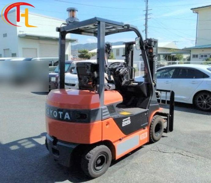 XE NÂNG ĐIỆN TOYOTA 2.5 TẤN NGỒI LÁI - 8FBB25