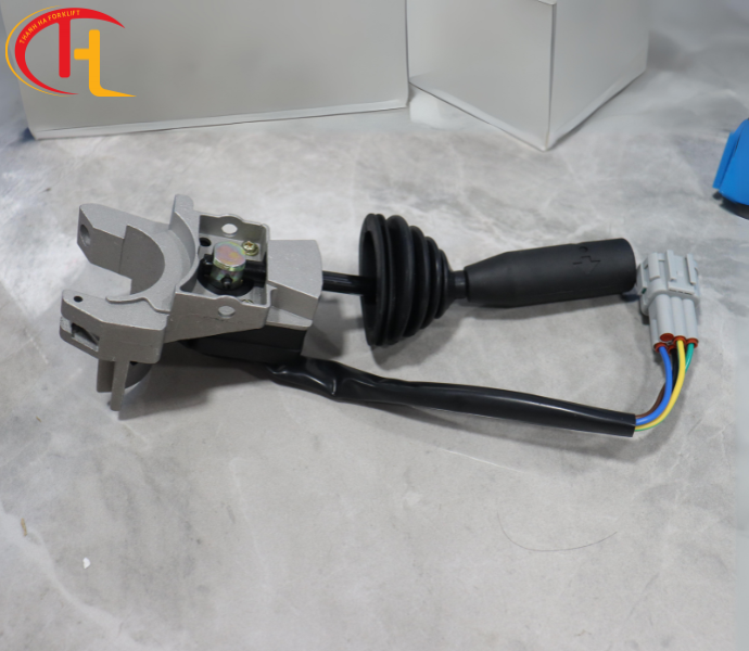 CẦN SỐ XE NÂNG KOMATSU DẦU