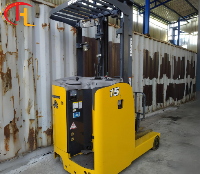 XE NÂNG ĐIỆN ĐỨNG LÁI 1,5 TẤN KOMATSU