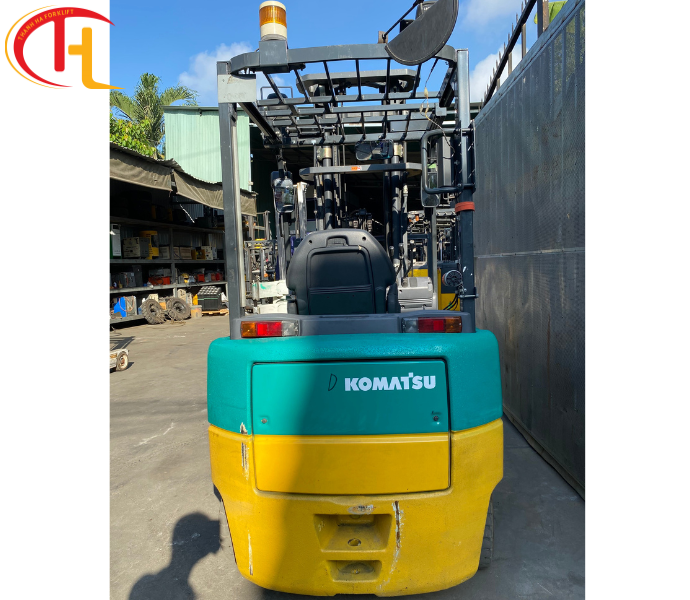 XE NÂNG ĐIỆN NGỒI LÁI KOMATSU 2,5 TẤN KHUNG 6M