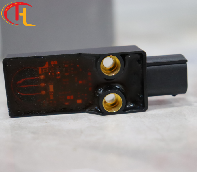 CẢM BIẾN KHUNG NÂNG XE BT