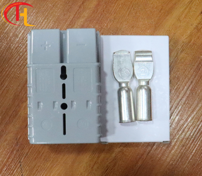 Giắc Sạc Xe Nâng 350A - 823003