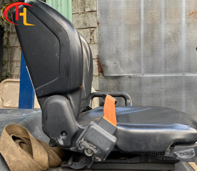 XE NÂNG ĐIỆN 3 TẤN THƯƠNG HIỆU KOMATSU NHẬP BÃI (TẠM HẾT HÀNG)