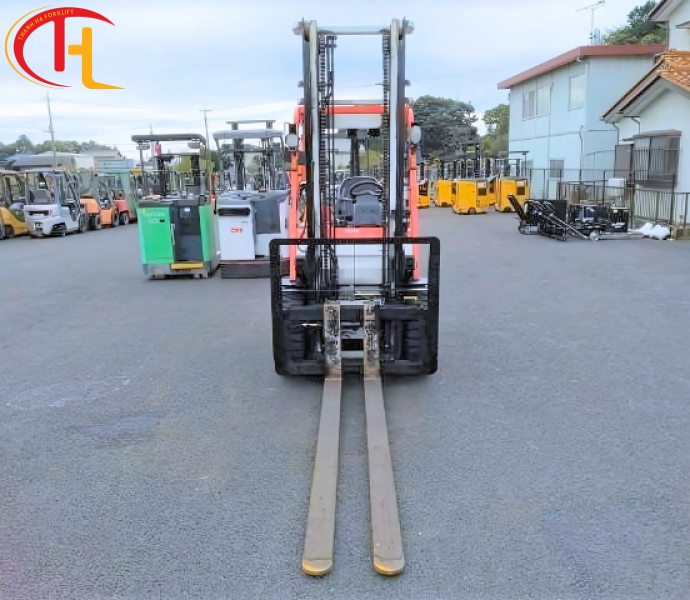 XE NÂNG ĐIỆN NGỒI LÁI SUMITOMO 3 TẤN GIÁ RẺ