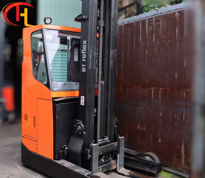 Xe Nâng Điện Reach Truck BT RRE200ECC