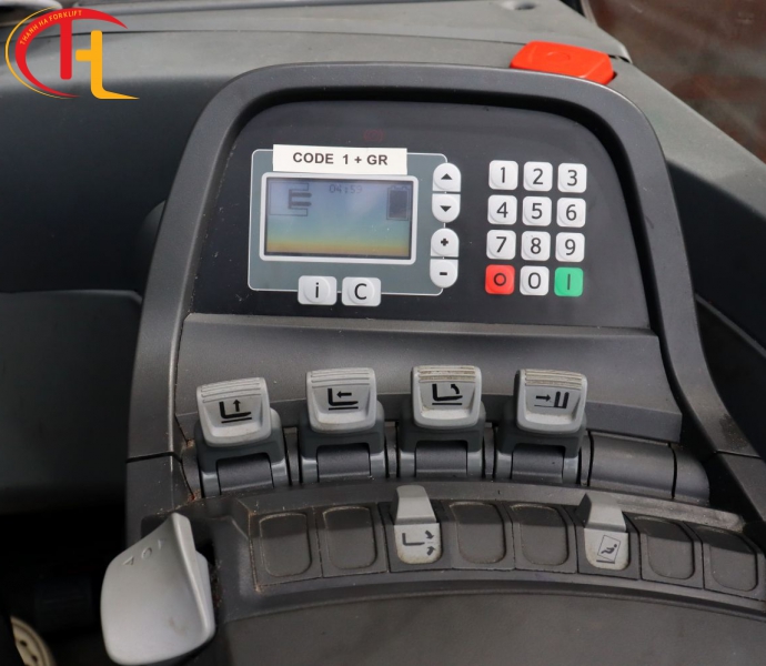 Xe Nâng Điện Reach Truck BT RRE200ECC