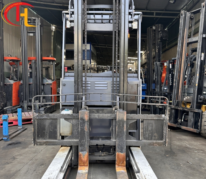Xe nâng điện đứng lái Unicarriers 2.5 tấn nâng cao 4 mét