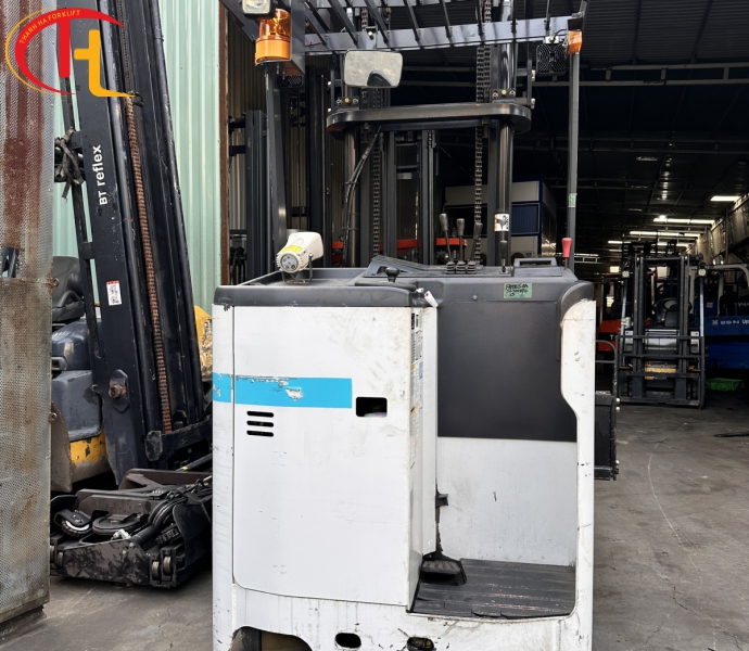 Xe nâng điện đứng lái Unicarriers 2.5 tấn nâng cao 4 mét