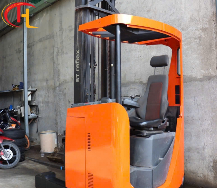 Xe nâng điện đứng lái BT