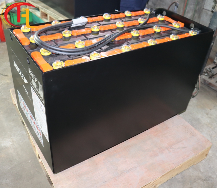 BÌNH ĐIỆN (ẮC QUY) XE NÂNG ROCKET