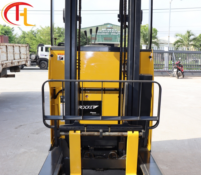 XE NÂNG ĐIỆN KOMATSU ĐỨNG LÁI 1,3 TẤN