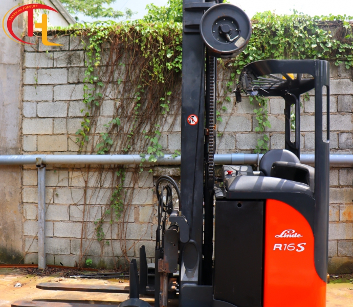 Xe nâng điện Linde ngồi lái 1,6 tấn