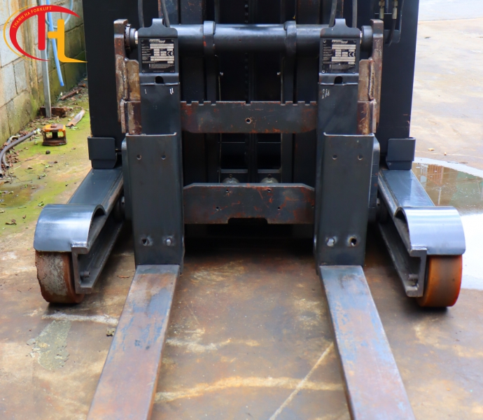 Xe nâng điện Linde ngồi lái 1,6 tấn