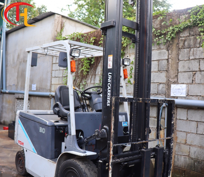 XE NÂNG ĐIỆN 3 TẤN TCM
