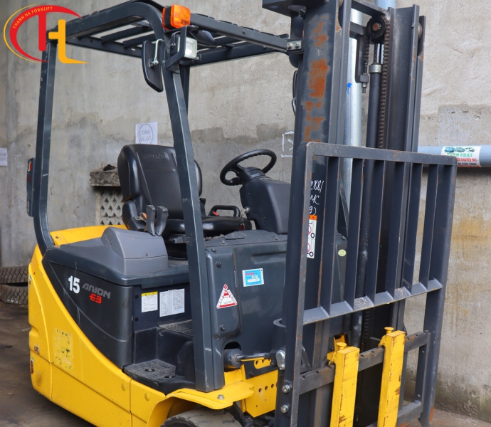 XE NÂNG ĐIỆN 3 BÁNH 1,5 TẤN NGỒI LÁI (TẠM HẾT HÀNG)