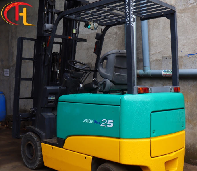 XE NÂNG ĐIỆN NGỒI LÁI 2,5 TẤN KOMATSU