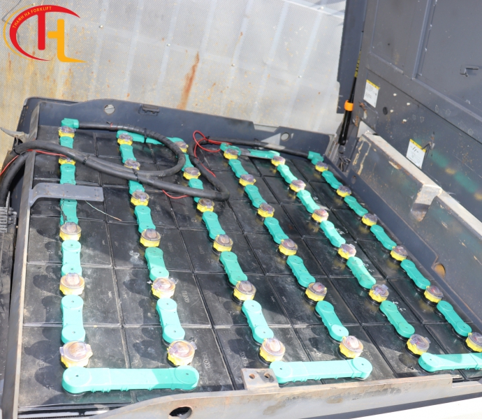 XE NÂNG ĐIỆN KẸP TRÒN 3 TẤN TCM