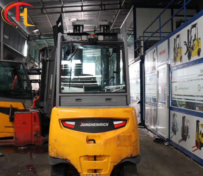 Xe nâng kẹp 4.0 tấn 