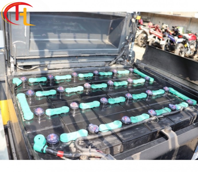XE NÂNG KẸP VUÔNG 2,5 TẤN