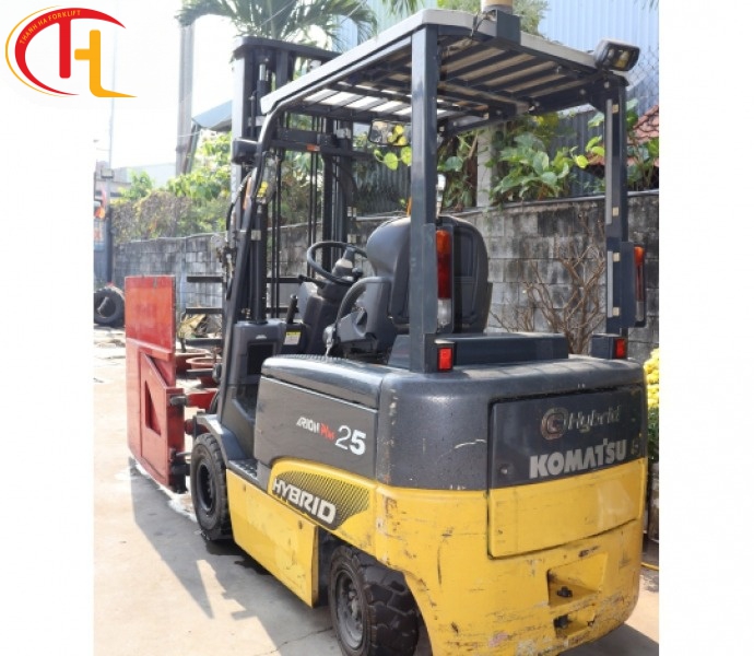 XE NÂNG KẸP VUÔNG 2,5 TẤN