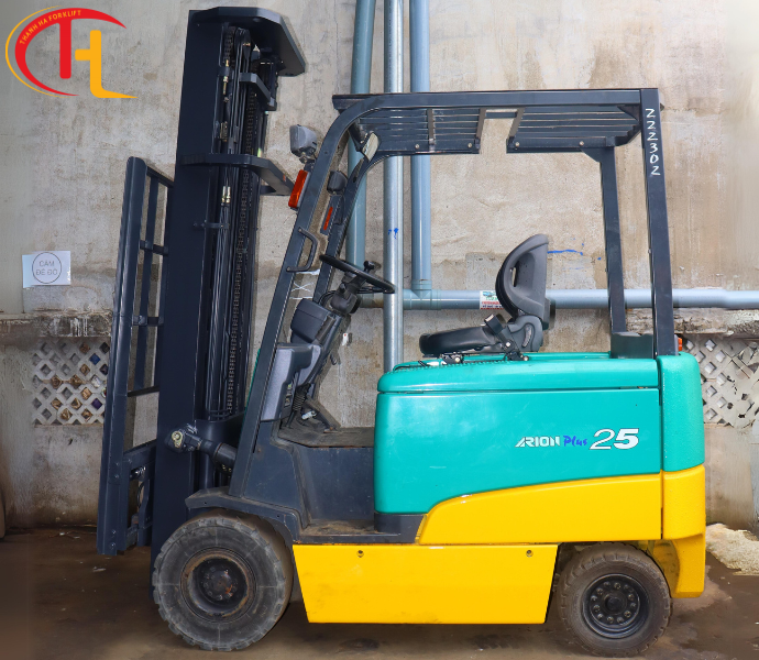 XE NÂNG ĐIỆN NGỒI LÁI 2,5 TẤN KOMATSU