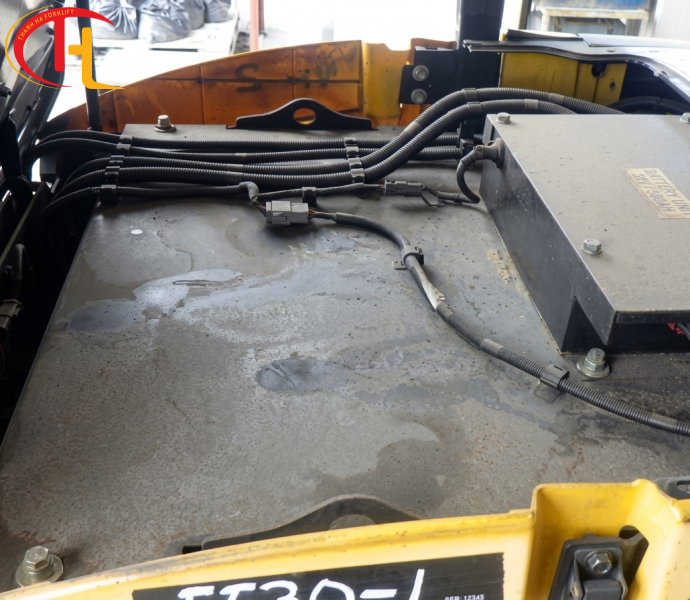 Xe Nâng Điện Komatsu FE30-1: Bền Bỉ, Hiệu Quả và Tiết Kiệm Năng Lượng