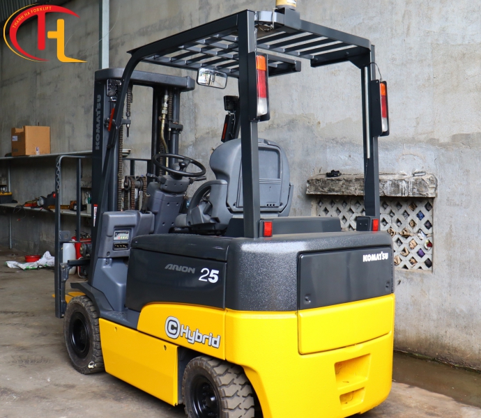 XE NÂNG ĐIỆN NGỒI LÁI KOMATSU 2,5 TẤN