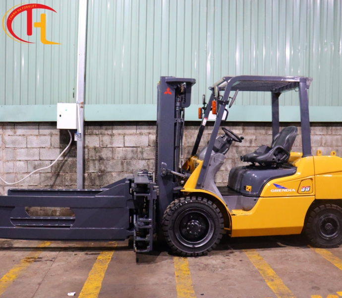 XE NÂNG DẦU KẸP VUÔNG 3,5 TẤN MITSUBISHI (TẠM HẾT HÀNG)