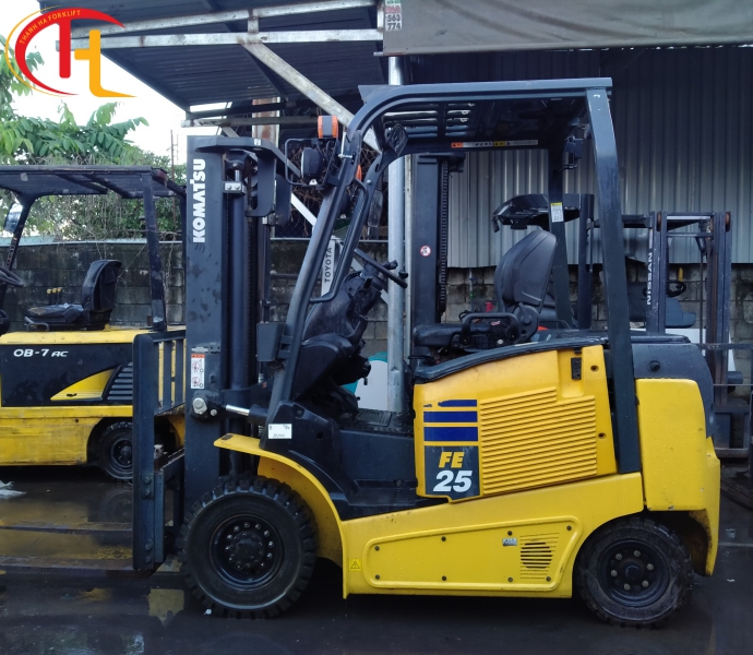 XE NÂNG ĐIỆN KOMATSU FE 2,5 TẤN