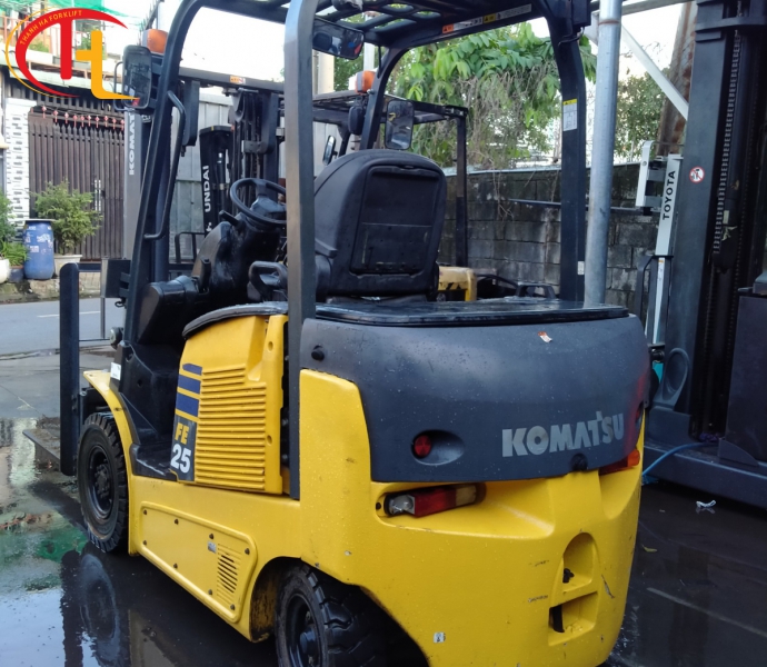 XE NÂNG ĐIỆN KOMATSU FE 2,5 TẤN